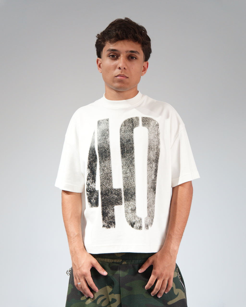 Camiseta “40” Off Boxy