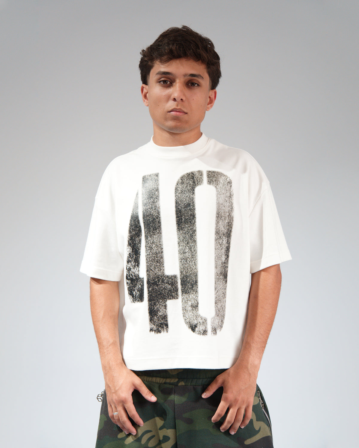 Camiseta “40” Off Boxy