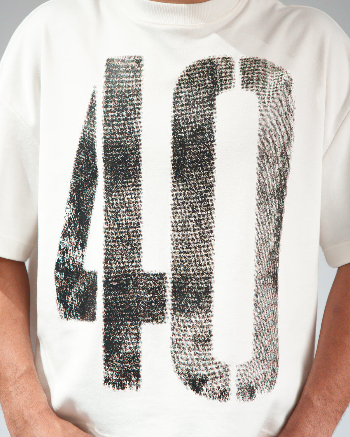 Camiseta “40” Off Boxy