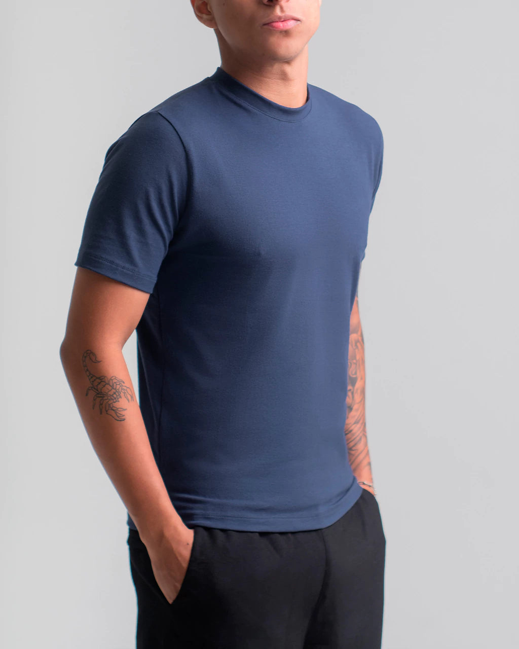 Camiseta Slim Fit Azul Marinho