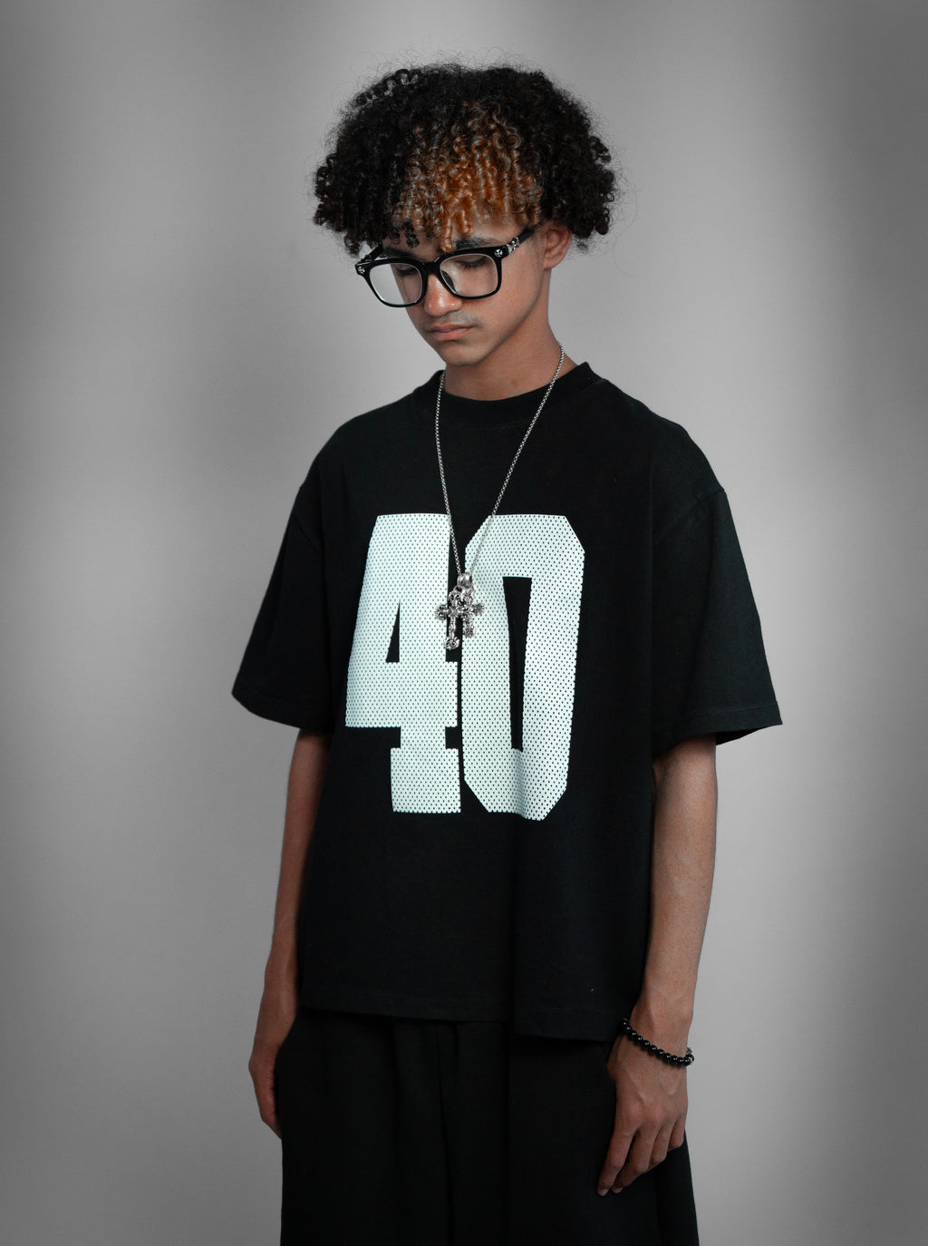Camiseta “40” Preta Boxy