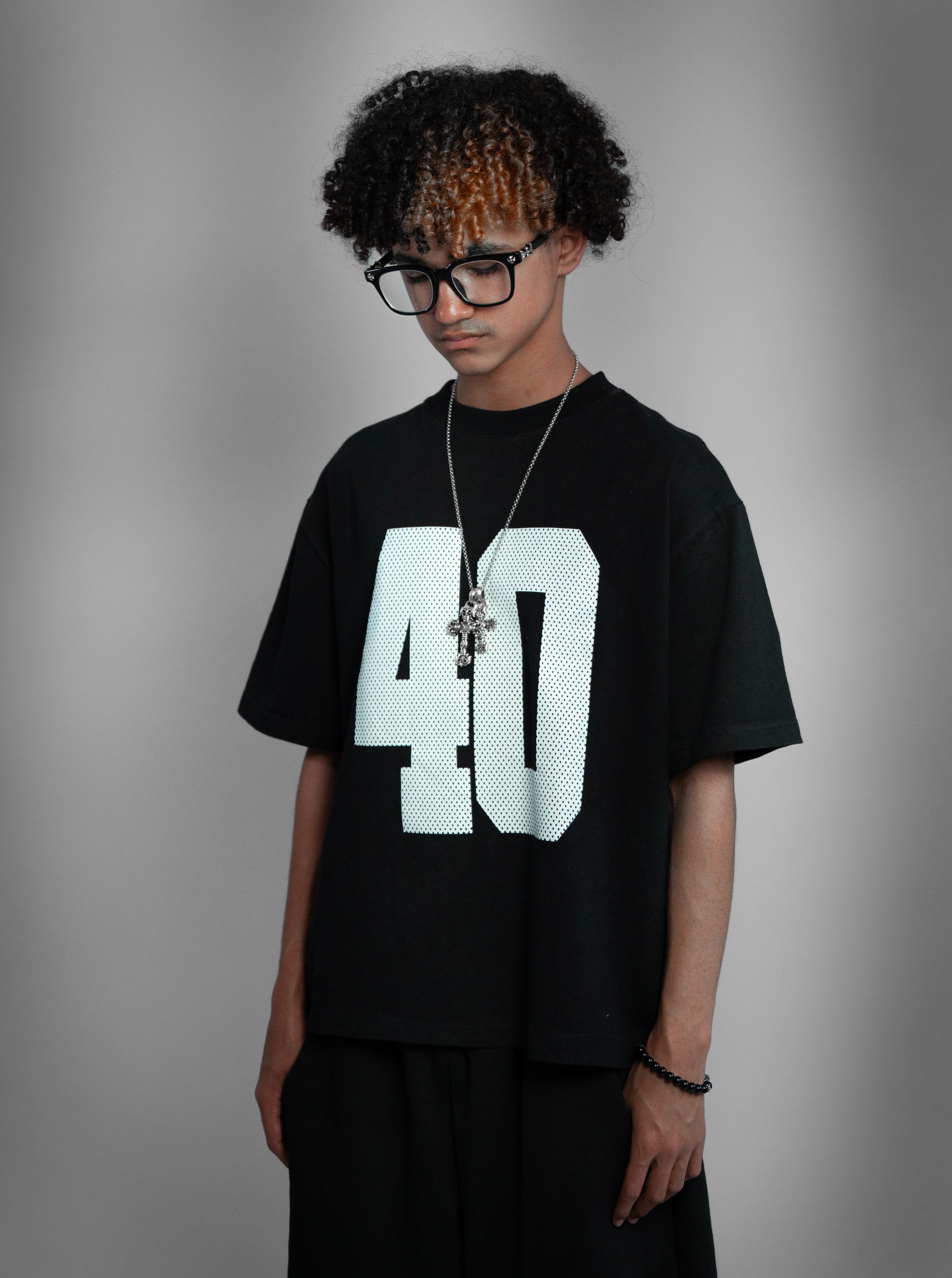 Camiseta “40” Preta Boxy