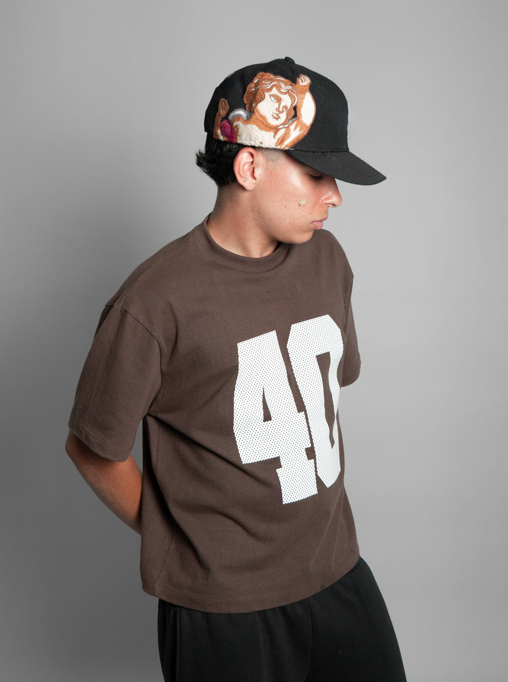 Camiseta “40” Marrom Boxy
